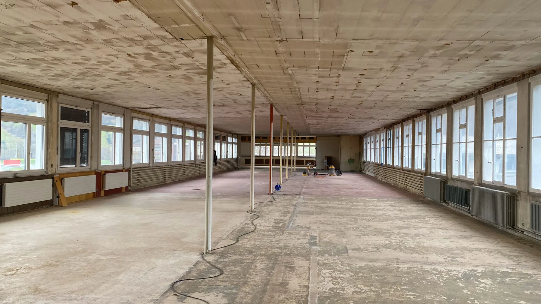 Gewerberaum vor den Anstricharbeiten